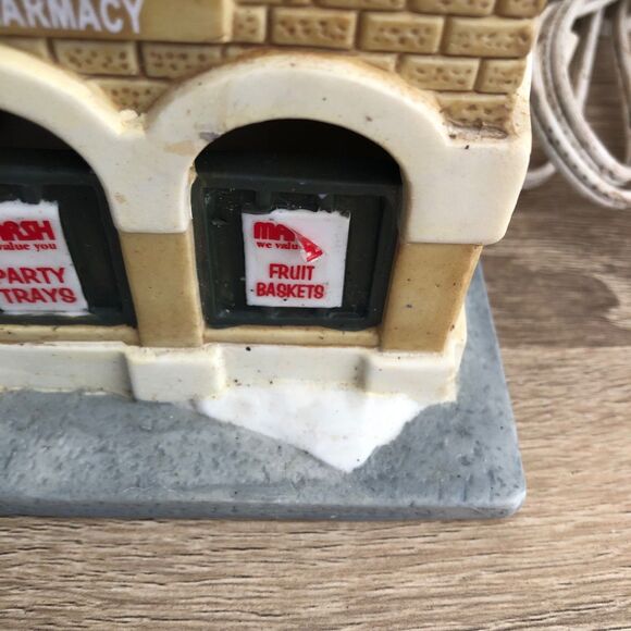 Vintage Ceramic Christmas Village Building of Marsh Supermarket Pharmacy - Picture 5 of 11